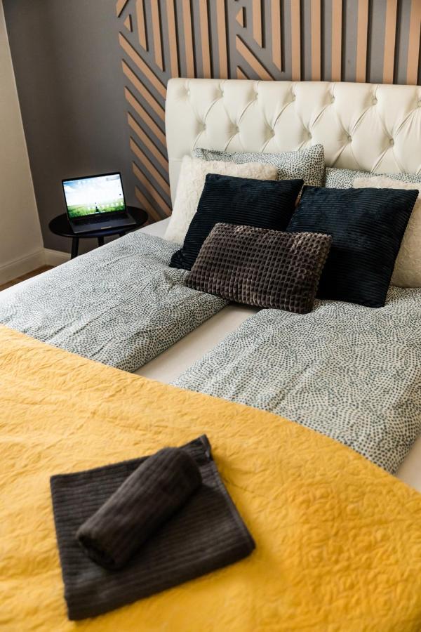 Deluxe Quentin Home Next To The Fashion Street Budapeste Exterior foto