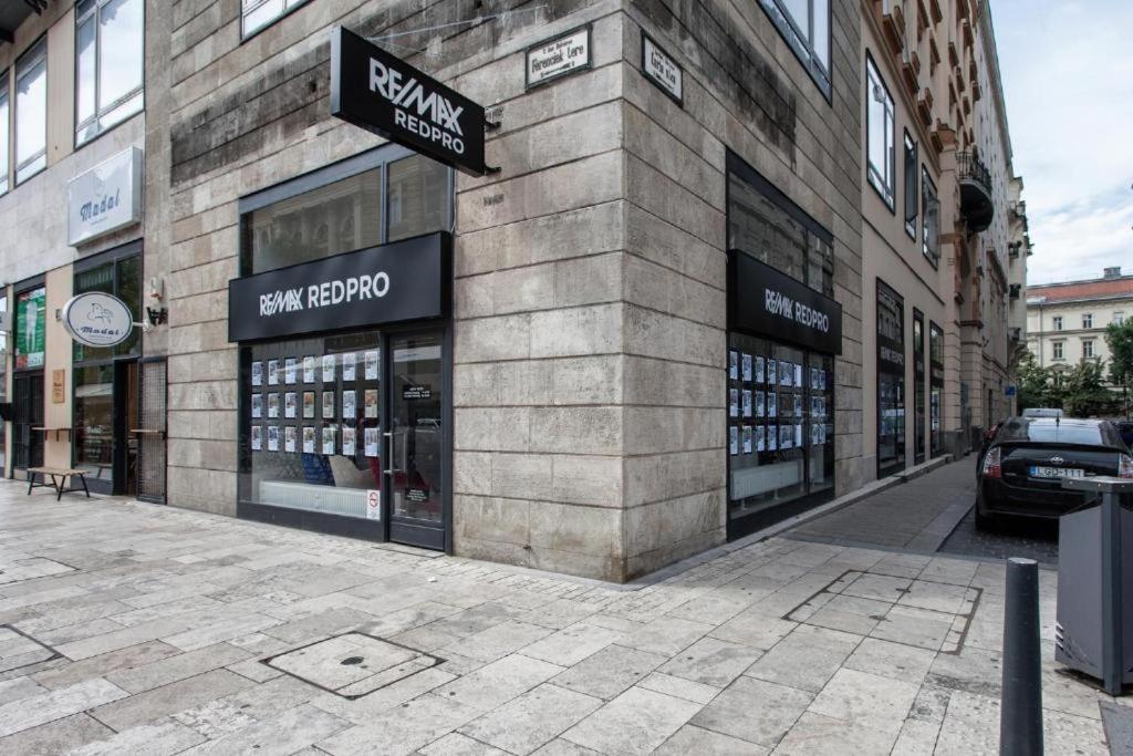 Deluxe Quentin Home Next To The Fashion Street Budapeste Exterior foto